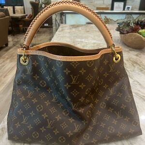 Louis Vuitton Monogram Artsy MM